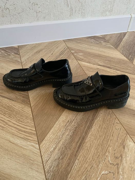 Классические лоферы прада