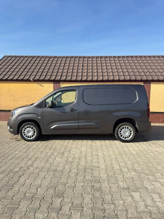 Vand Opel combo anul 2021