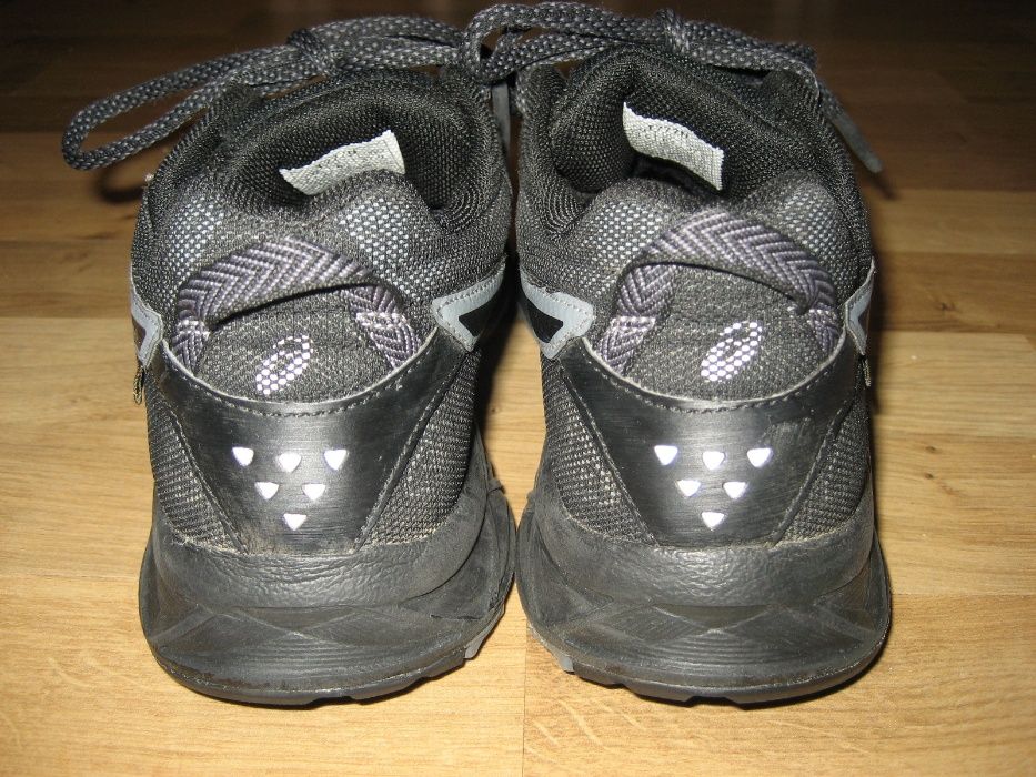 Lowa Sirkos GTX, Asics Gel Sonoma 3 Gore-tex