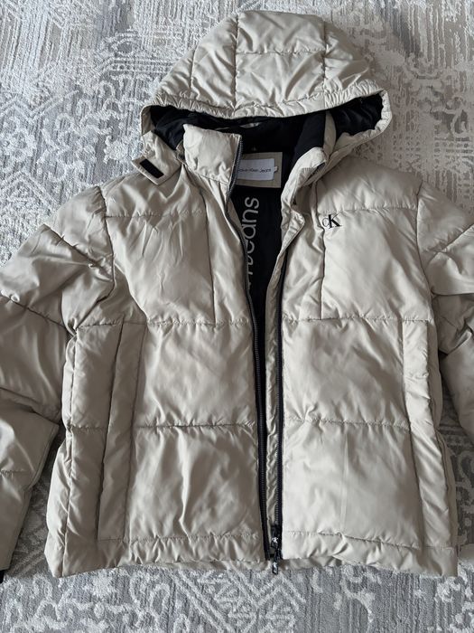 Продам пуховик calvine klein