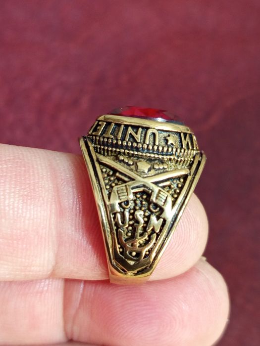 Мъжки пръстен в златист тон