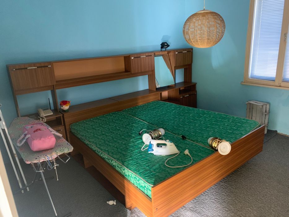 Едноетажна къща с гараж