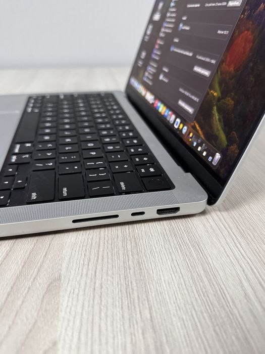 Macbook 14 M4 24/1 tb