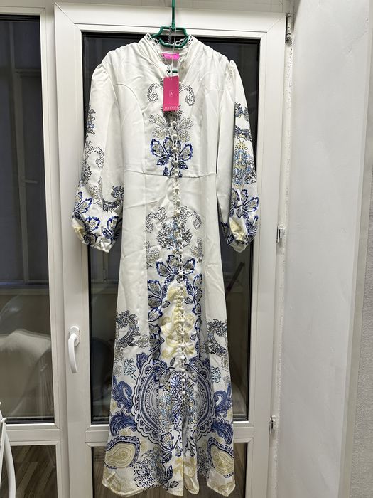 Платья с ремешками