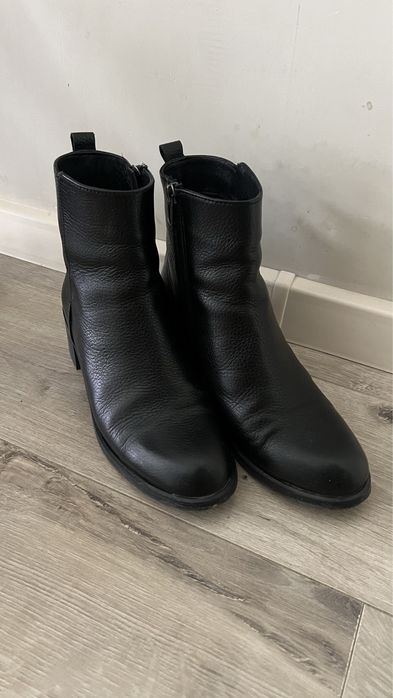 Весенне-осенние черные сапоги