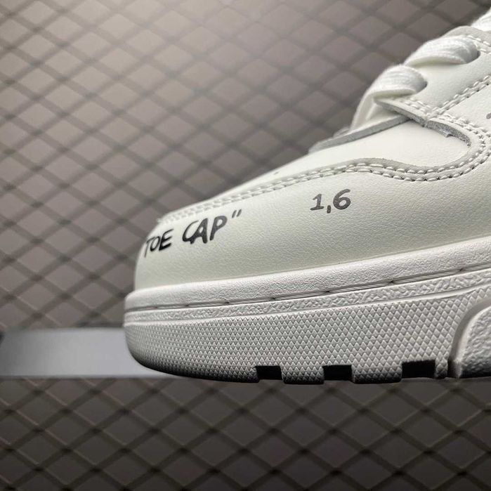 НАЛИЧНИ Off-White Out of office  38 НОМЕР