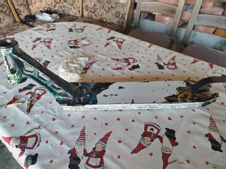 Vând Deck folosit fără fisuri zgâriați pe spatele Deck ului, cu frâna 1.45 kg