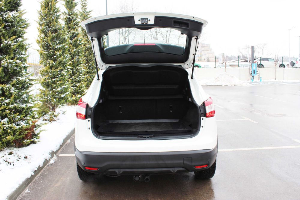 РЕГИСТРИРАН! Nissan Qashqai Нисан Кашкай / навигация/ нови зимни гуми