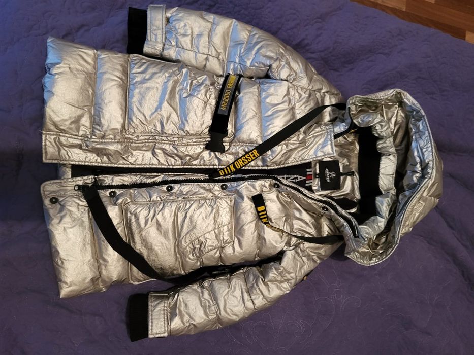 Куртка для девочек в отличном состоянии