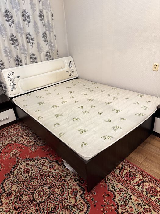 Двуспальная кровать