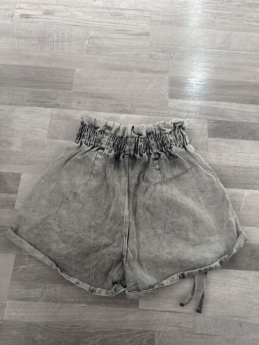 сиви къси панталонки