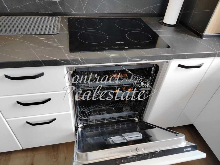 Дава се под наем Тристаен апартамент в Варна, Трошево - 100 кв.м за 816 € - Снимка #4