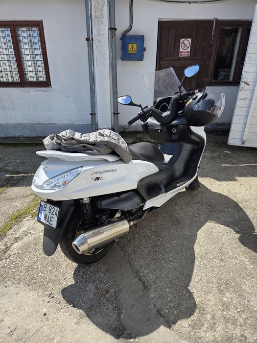 Vând yamaha majesti 400