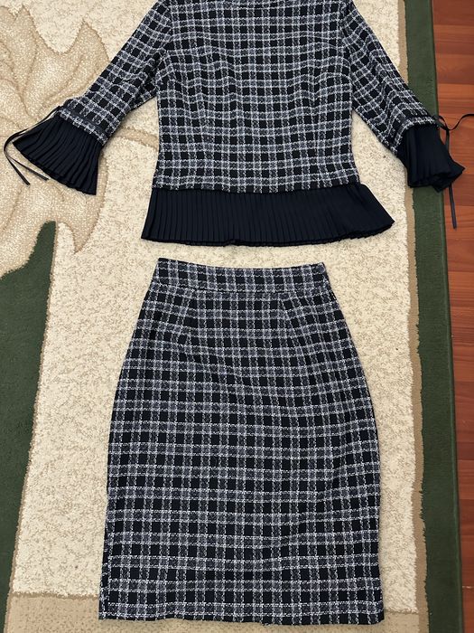 Сотилади. 36-38 размерлар. 1-2 марта кийилган холос.