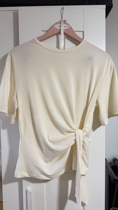 Bluza eleganta.