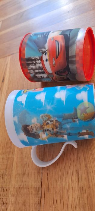 Различни комплекти чаши