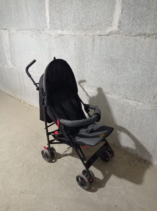 Коляска прогулочная в идеальном состоянии.