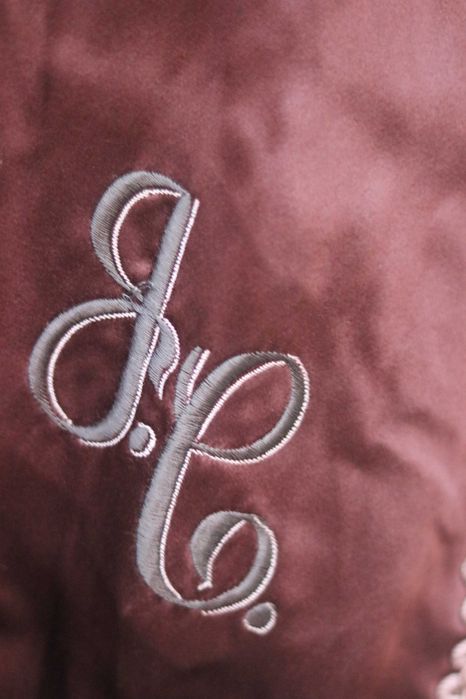 LUX SI ELEGANTA!Pretioasa capa de blana din vizon brun caramel .