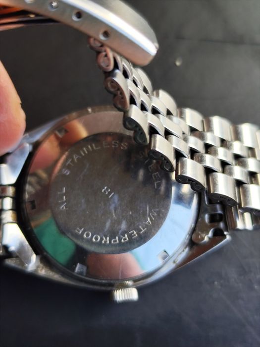 Руски и Швейцарскичасовници часовници  ...