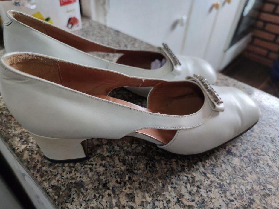 Продается кожаная обувь