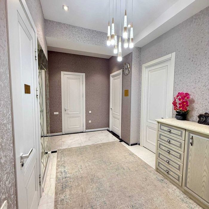 3 xonali kvartira sotiladi Cambridge Village 91 mk