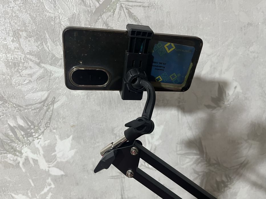 Кранштейн для телефон и планшет