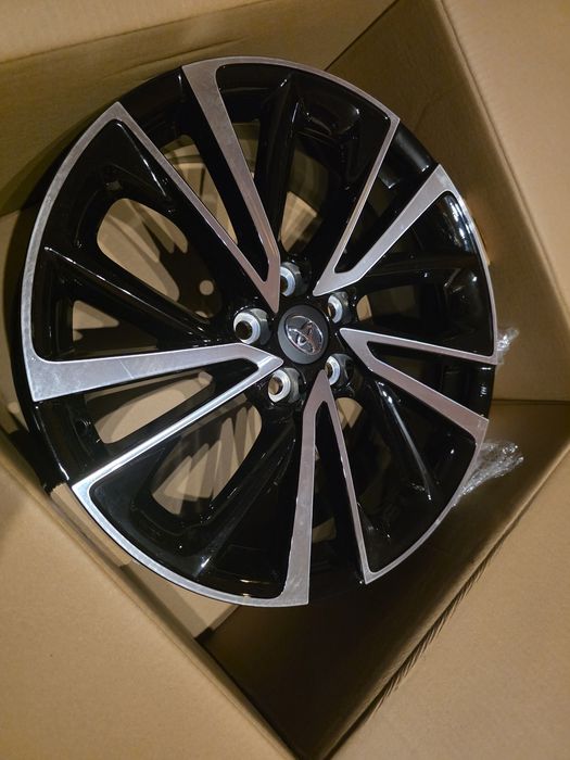 Jante de aliaj  originale Toyota pe 19
