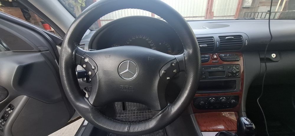Mercedes-Benz C 180