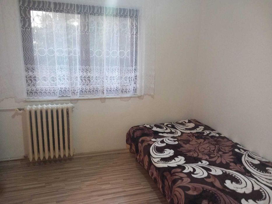 Închiriez garsoniera