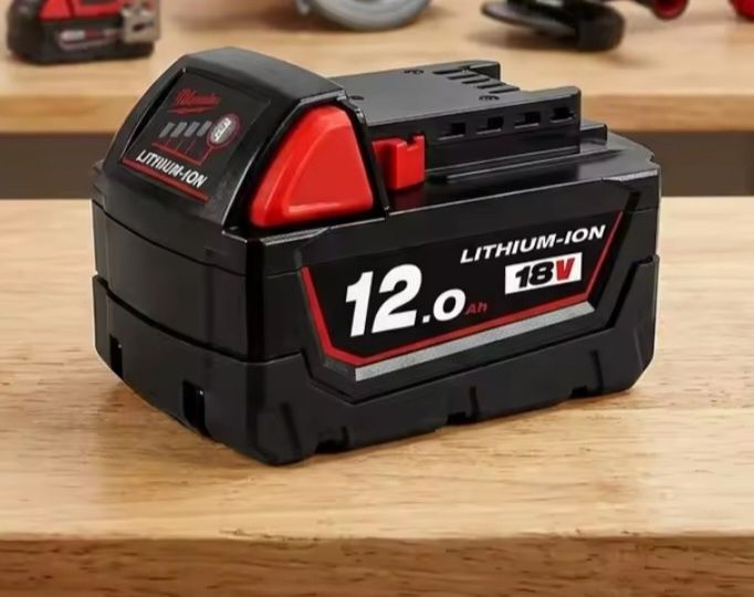 Acumulatori LI  ION  compatibili cu scule Milwaukee 18 V.;  12 Ah , 8 Ah ;.NOI