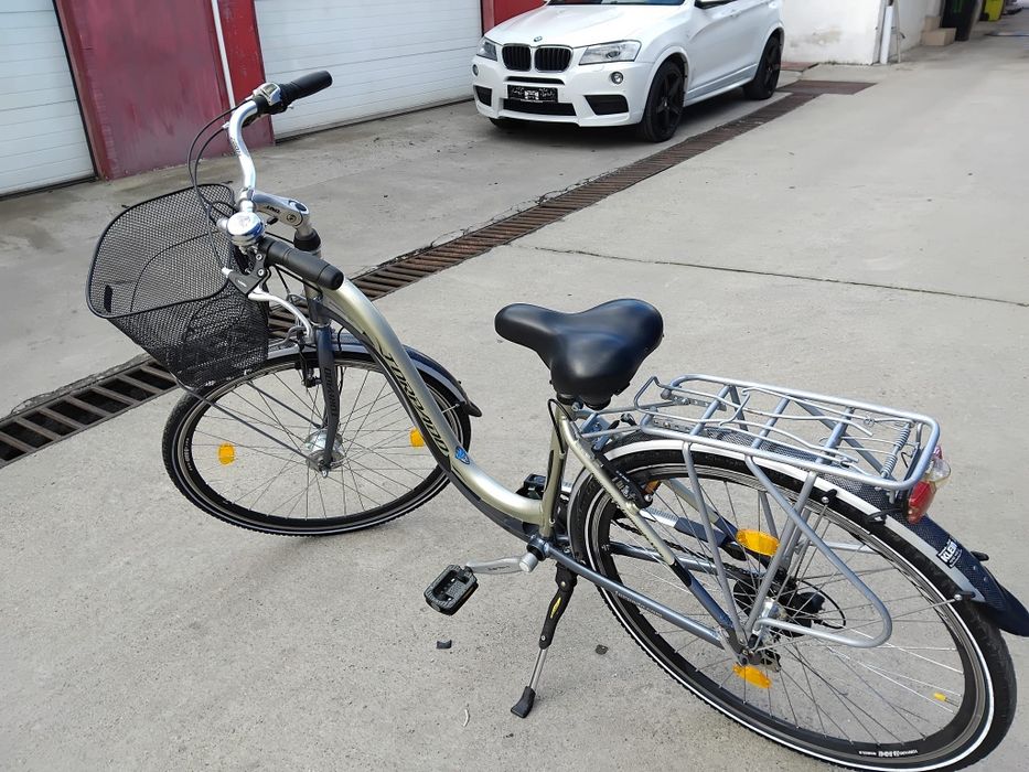 Vând bicicleta din aluminiu pentru damă