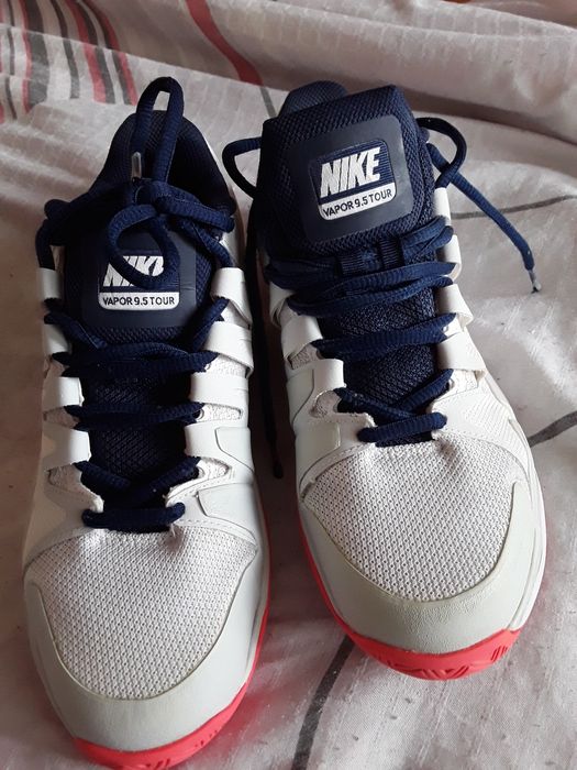 Adidasi Nike marimea 39