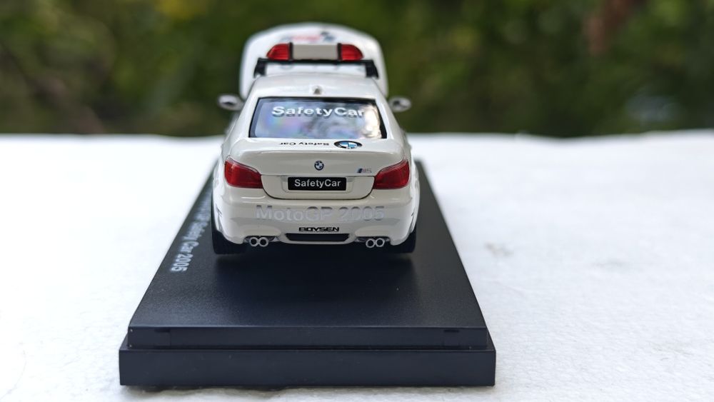 Machetă auto BMW M5 Moto GP Safety Car 2005 1/43