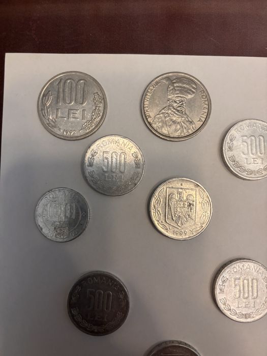 Bancnote cu eclipsa de 2000 lei si monezi