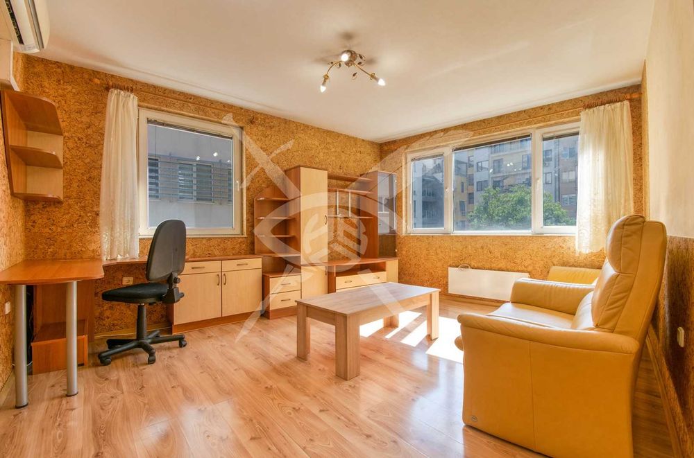 Двустаен апартамент в жк. Стрелбище № 10347