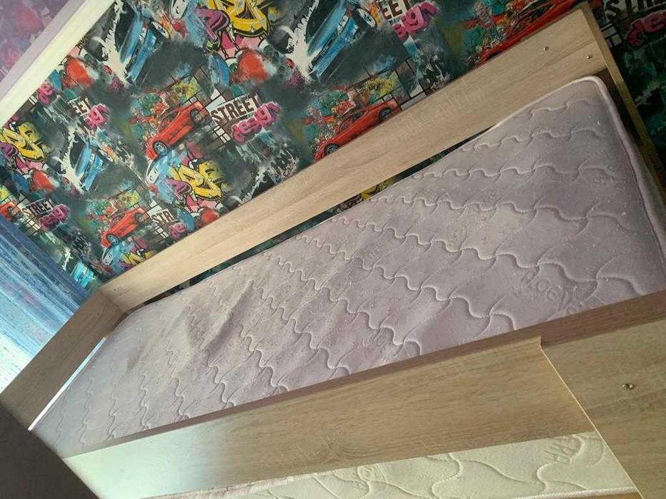 Двухъярусная кровать