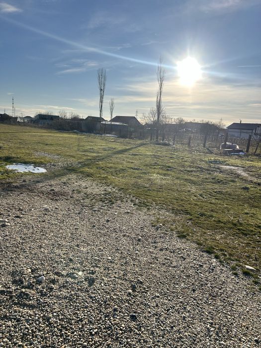 Vand hala cu teren intravilan