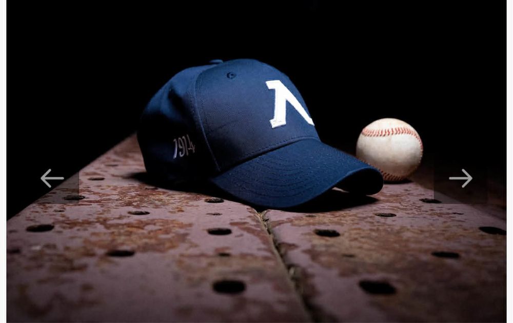 Мъжко яке бомбър Levski x Squad и шапка с козирка