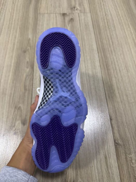Air Jordan 11 Черно белые