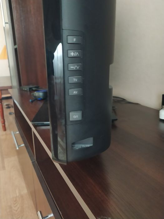 Телевизор б/у в хорошем состоянии