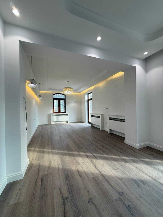 Новостройка Ц-2 Алайский продается 4х ком с ремонтом 212 кв.м