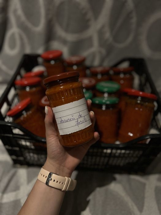 Zacuscă de casă cu fasole si ardei, facută la ceaun