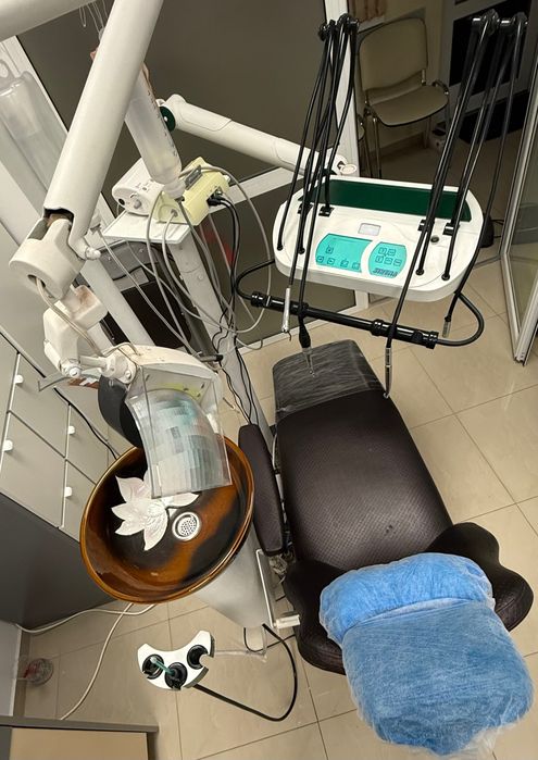 Дентален стол/Стоматологичен юнит КрисБил