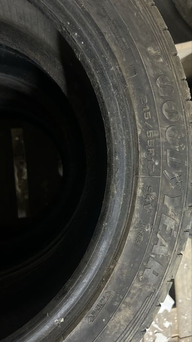 Продам резину на 215,55,17
