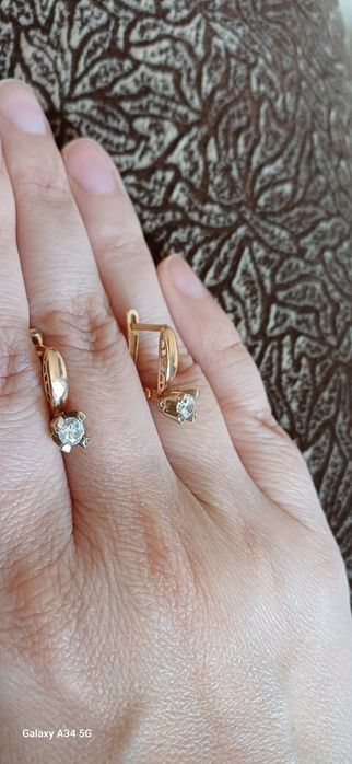 Продам золотые серьги 585 пробы