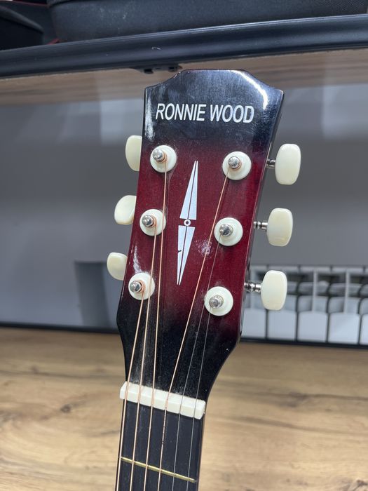 акустическая гитара Ronnie