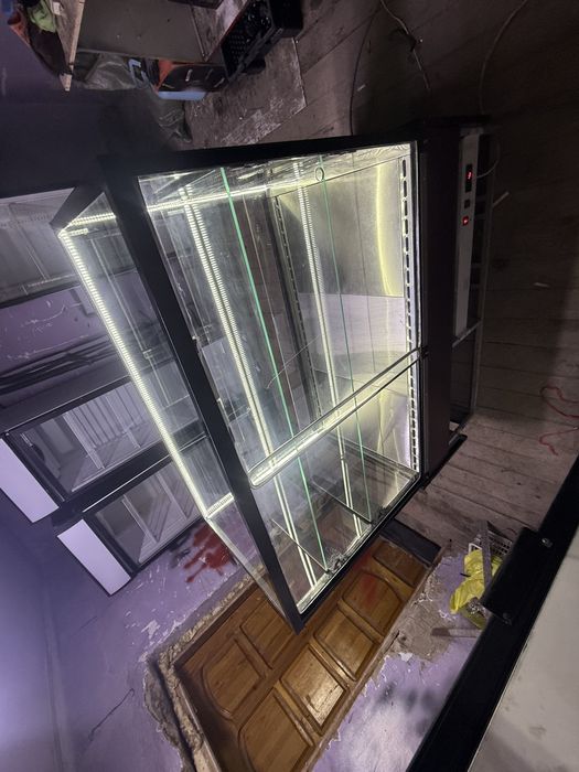 Витринный холодильник