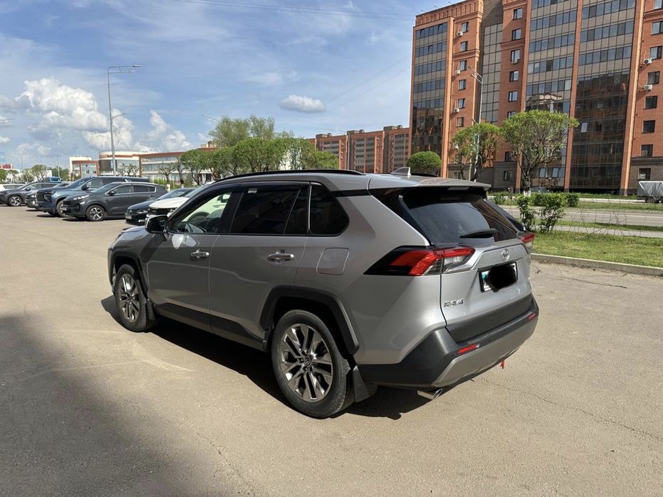 Продам Toyota Rav4