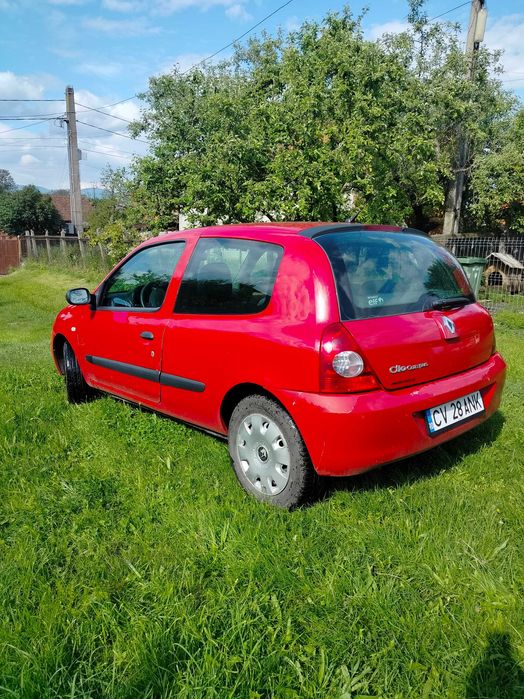 Vând Renault Clio 2 benzină + GPL