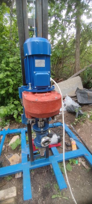 Продавам сондажна машина